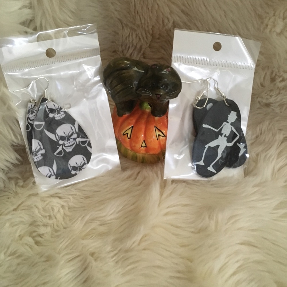 Halloween tear drop pirate skeletons earrings